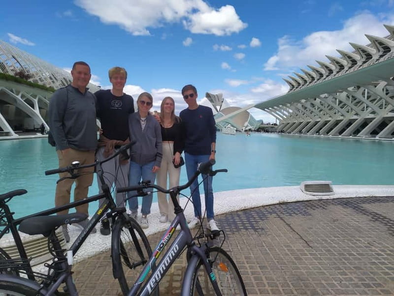 Valencia: City Highlights Bike Tour - Turia Gardens: the long ride that resets your day