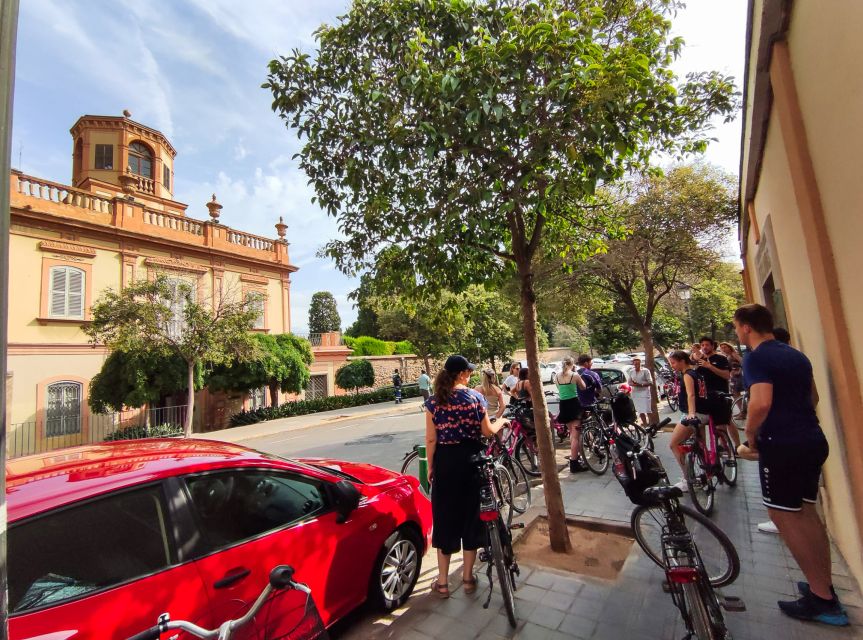 Valencia: City Highlights Guided Bike Tour - Túria Gardens: relaxed pedaling plus “secret-feeling” green spaces