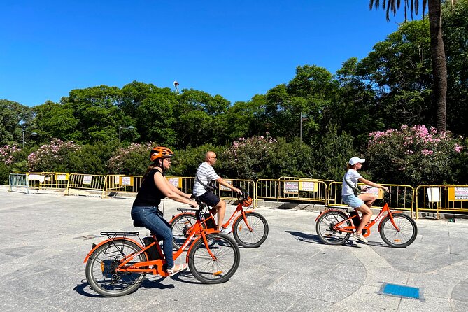 Valencia City Highlights in Guided Bike or E-Bike Tour - Palau de la Generalitat and Torres de Serranos: civil Gothic and old walls