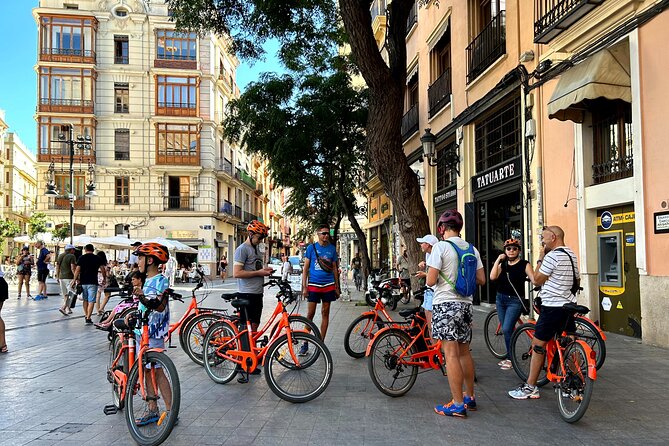 Valencia City Highlights in Guided Bike or E-Bike Tour - Ciutat Vella lanes and the Turia Park change of pace