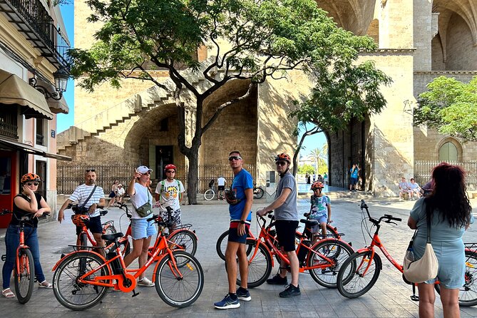 Valencia City Highlights in Guided Bike or E-Bike Tour - Palau de la Música and Gulliver Park: culture and family-friendly fun