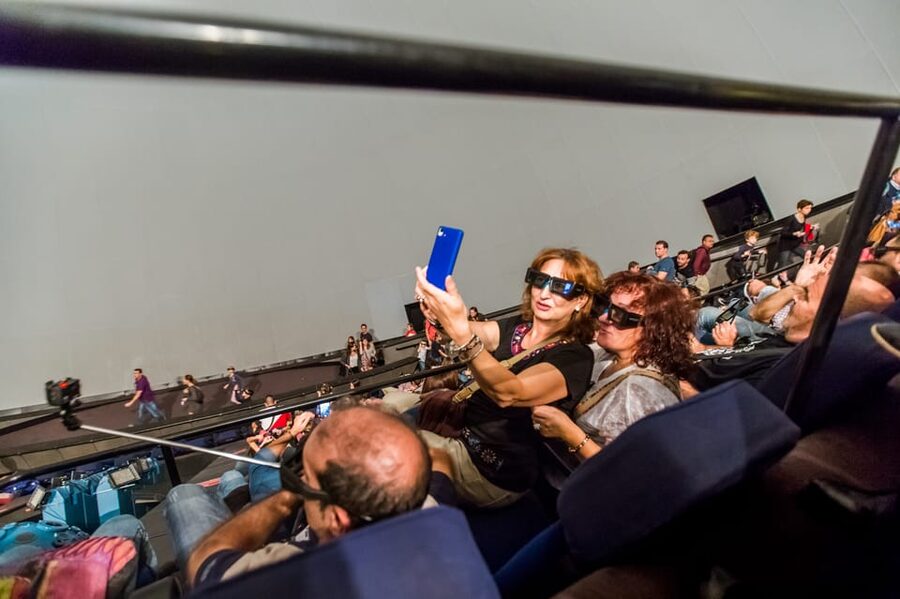 Valencia: City of Arts and Science 3D Movie at Hemisfèric - What the included audio guide does for you