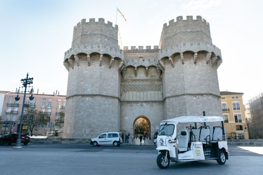 Valencia: Complete Tuk-Tuk Tour Around the City - Plaza de Toros, Then a Sanity-Saving Finish