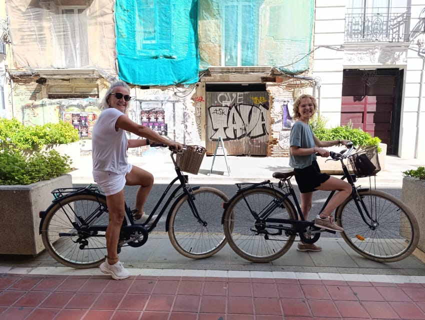 Valencia: Essentials Bike Tour from Ruzafa - City of Arts and Sciences: futuristic sights with time for photos