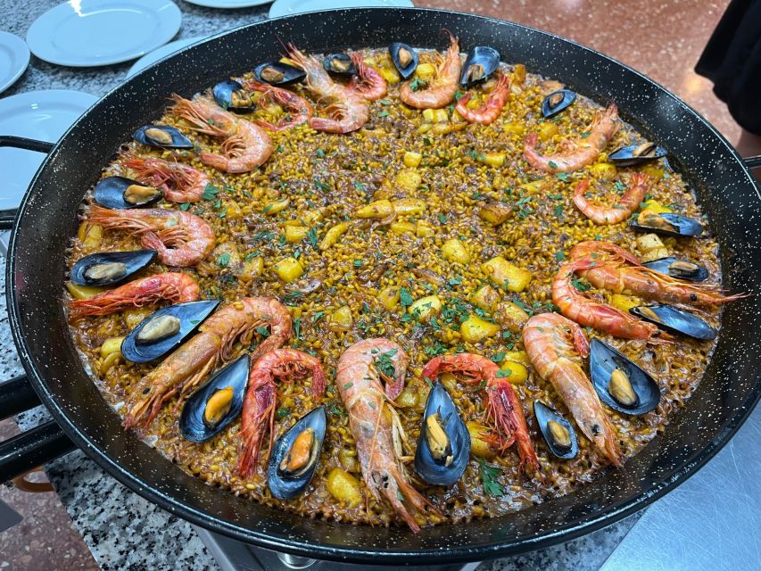 Valencia: Evening Guided Paella Workshop, Tapas, and Drinks - The cooking part: how you learn without getting lost