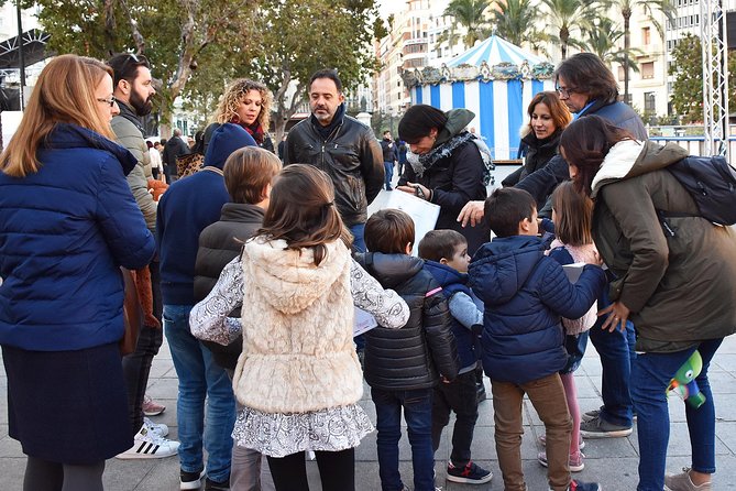 Valencia Family Tour Guided tour in Italian - Placa de l’Ajuntament and La Fallas, UNESCO explained the family way