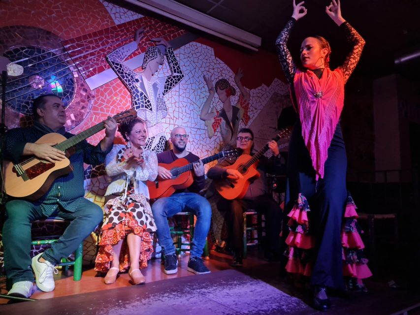 Valencia: Flamenco at Toro y La Luna with optional Dinner - Where You Sit Makes a Difference in a Small Room