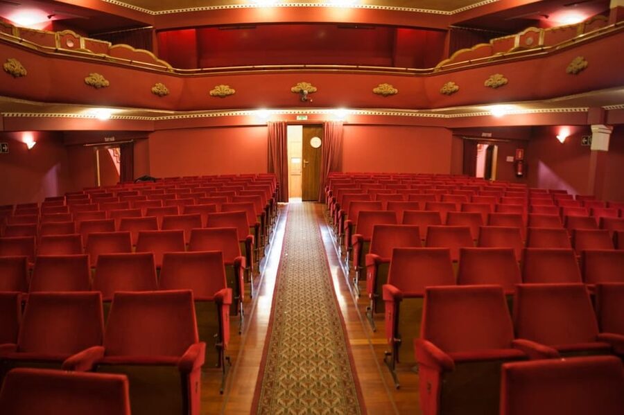 Valencia: Flamenco Show TEATRE TABLAO FLAMENCO in Teatro Talia - The performers that make this show feel organized