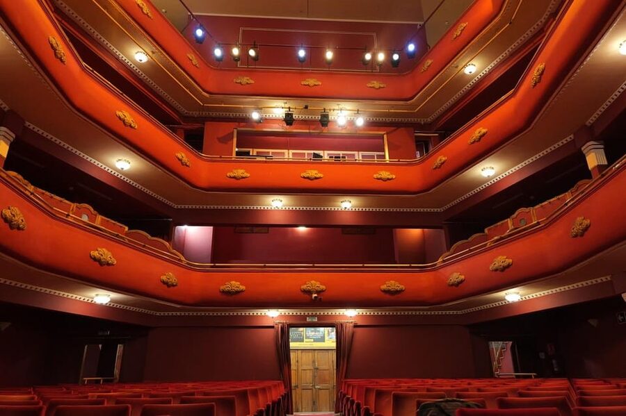 Valencia: Flamenco Show TEATRE TABLAO FLAMENCO in Teatro Talia - A practical tip for your best seat and best mood