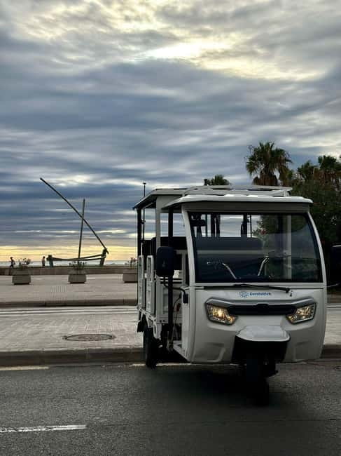 Valencia: Full Tuk Tuk Tour 2H - Serranos Towers start, then your quick-turn Valencia story