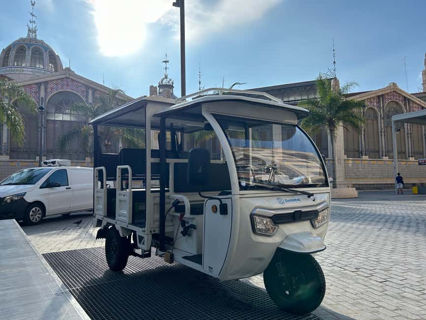 Valencia: Full Tuk Tuk Tour 2H - Plaza de Toros, Estación del Norte, and the Central Market roar