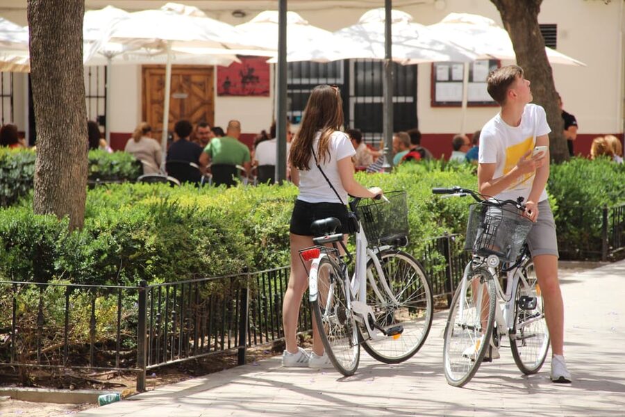 Valencia: Grand City Bike Tour on Bicycle, E-Bike or E-Step - Guides, Language, and How the Stories Land