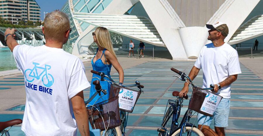 Valencia Guided Bike Tour in small group or Private - Getting started at Av. del Port, 65, and finding your right bike