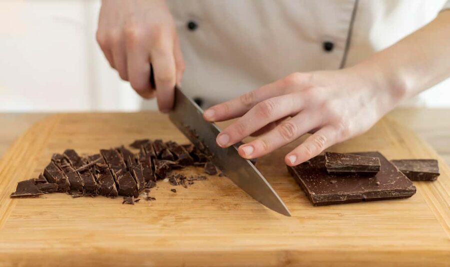 Valencia: Guided Food Tour with Chocolate Tasting Experience - The start: traditional chocolate tasting (what you’re really buying)