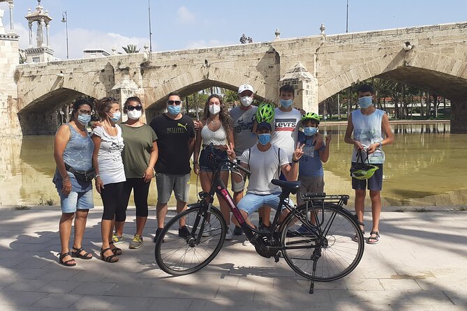 Valencia Highlights Bike Tour - The Turia Park switch: 9 km of shade, space, and easier riding