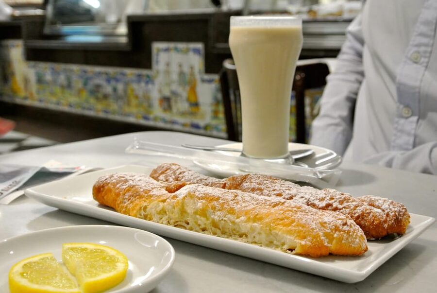 Valencia Highlights Half-Day Private Tour with Local Tasting - Starting at Torres de Serranos, where the city starts talking