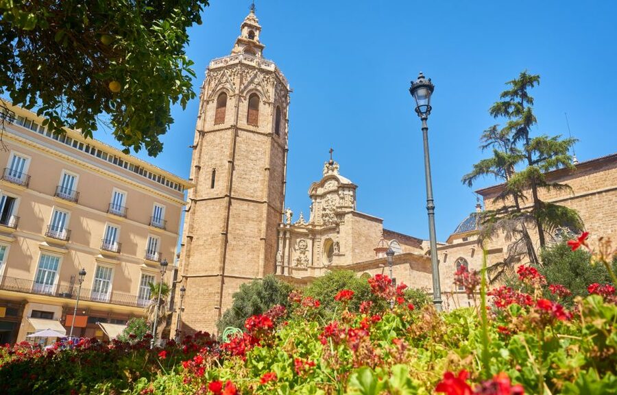 Valencia: Historic Center Audio-Guided Tour with Earphones - Key things to know before you go