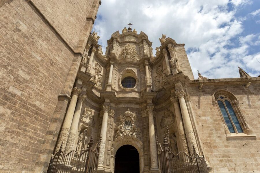 Valencia: Historic Center Audio-Guided Tour with Earphones - Church Walks: Santos Juanes, Santa Catalina, and the Cathedral Area