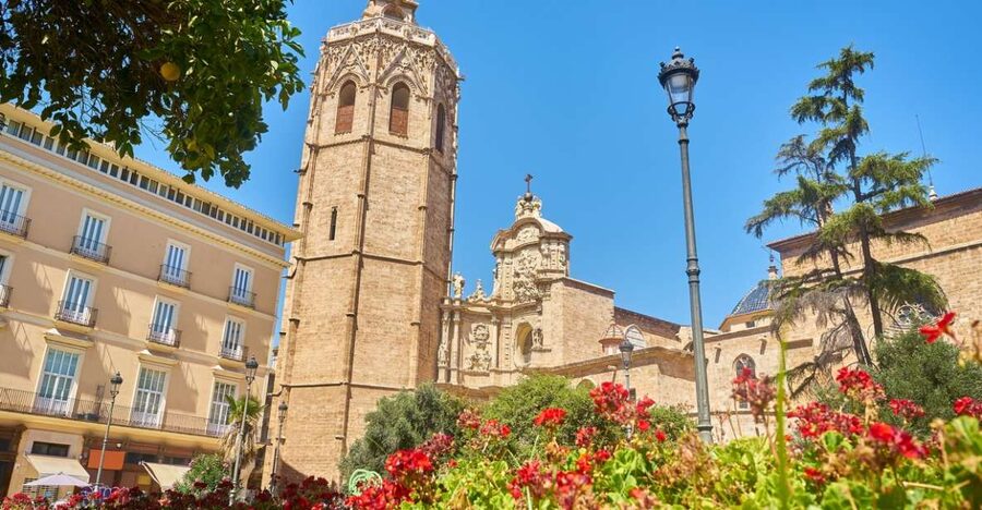 Valencia: Historic Center Audio-Guided Tour with Earphones - What You Get: Earphones and a Phone-Free Audio Guide