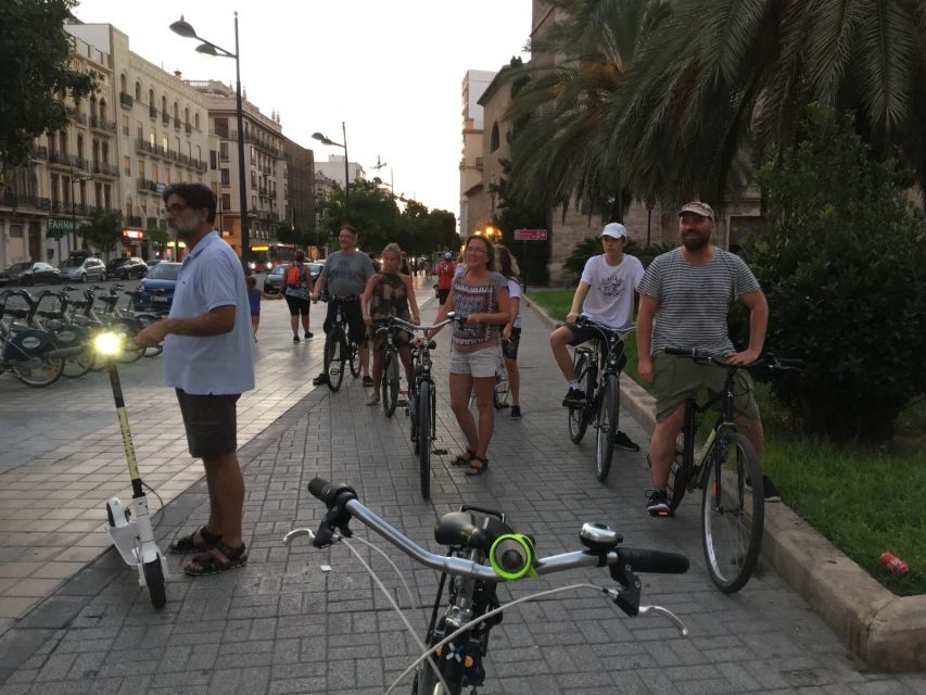 Valencia: Horchata Bike Tour - From the sea to Alboraya: coastline warm-up, then canals and landmarks