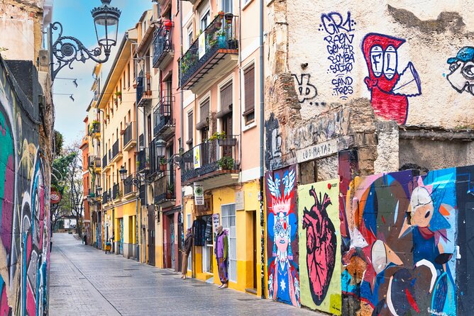Valencia Iconic Sights Scavenger Hunt - Stop 4: Torres de Serrans, where photo tasks can feel most fun