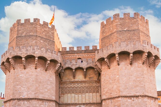 Valencia Iconic Sights Scavenger Hunt - Time, pacing, and breaks, you control the tempo