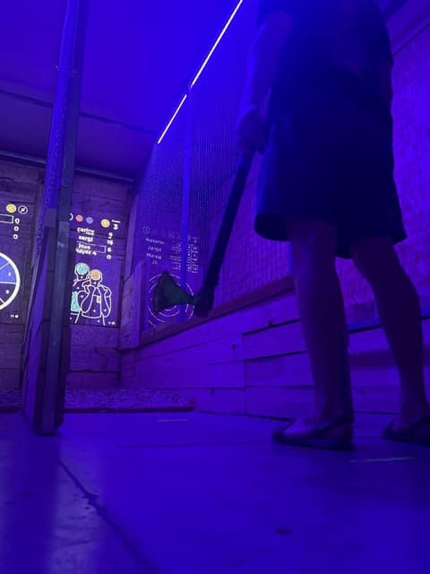 Valencia: Interactive Axe Throwing 1h - Group Size, Targets, and Why Space Can Feel Tight