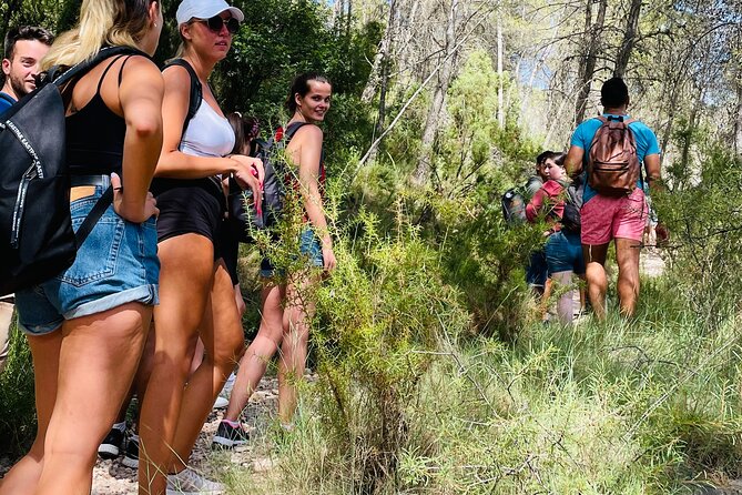 Valencia–Montanejos: Hiking/Raft/Kayak or Salto de la Novia - Sendero Familiar Hiking Option, Plus Lake Time for Resetting Your Legs