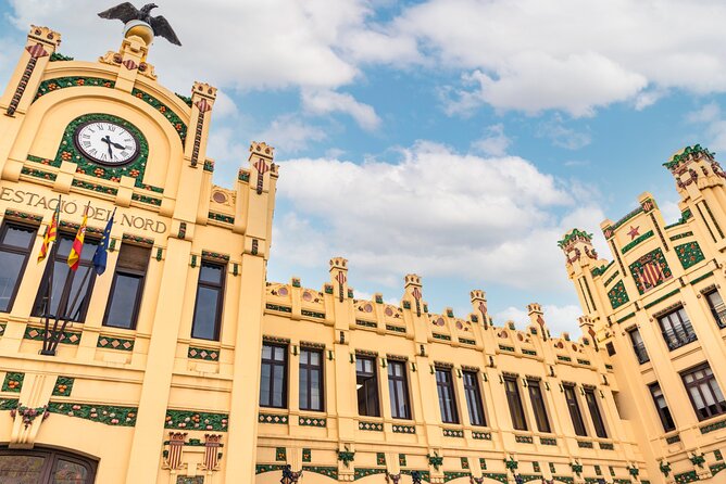 Valencia Monumental Scavenger Hunt - How the Explorial app turns Monumental Valencia into a game