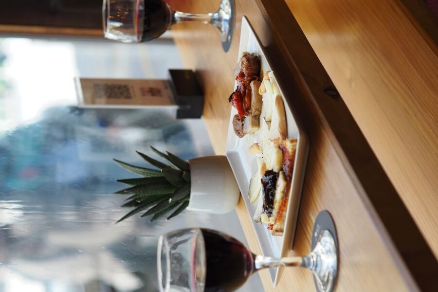 Valencia: Morning Food Tour with Central Market Visit - Meet-up spot near Plaça del Col·legi del Patriarca