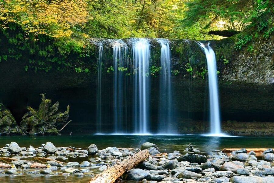Valencia Natural Wonders: Exploring the Top 4 Waterfalls - The 6-hour flow, with a car driver and a private group