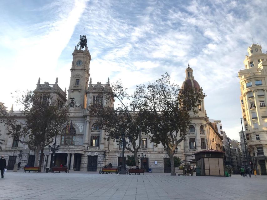 Valencia: Old Town Segway Tour - The 75-minute flow, including training and private-group control