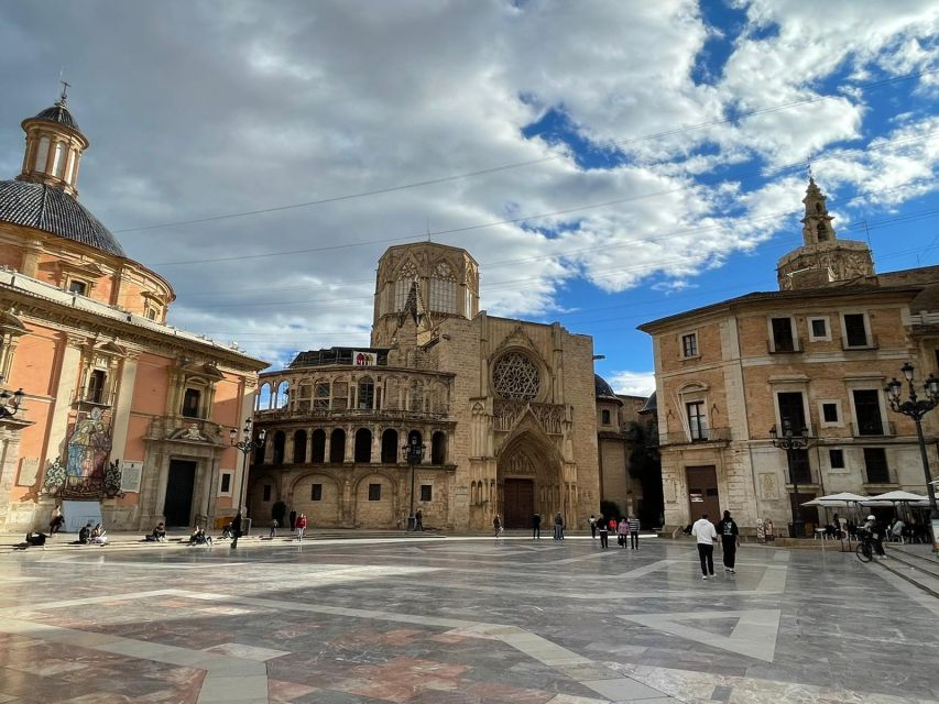 Valencia: Old Town Segway Tour - San Nicolás and Fuente del Negrito: the little Sistine Chapel moment