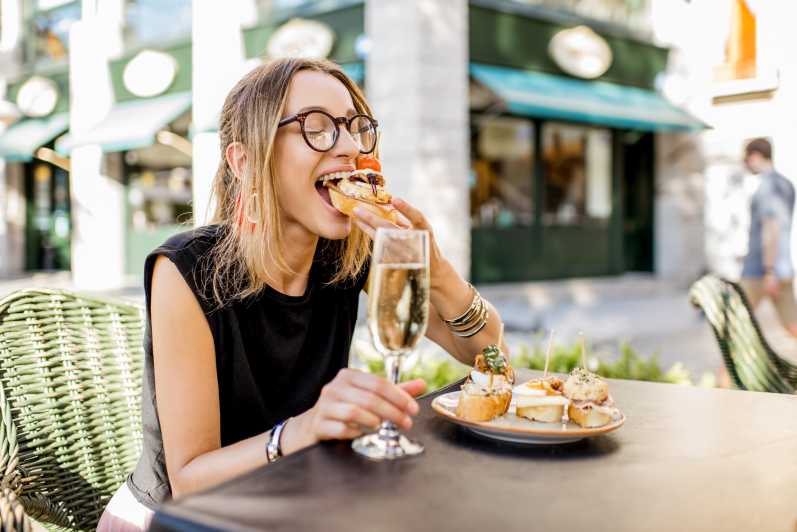 Valencia: Private Brunch Tour with Basic Spanish Learning - Coffee and first words in Plaça dAlfons el Magnànim