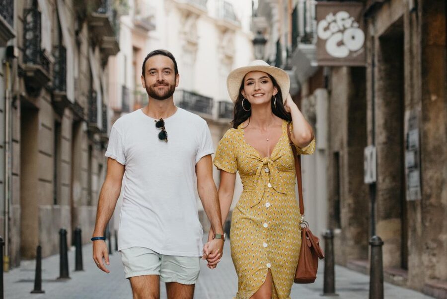 Valencia: Private photo tour at the Ciutat Vella - How to get the best results without acting like a model