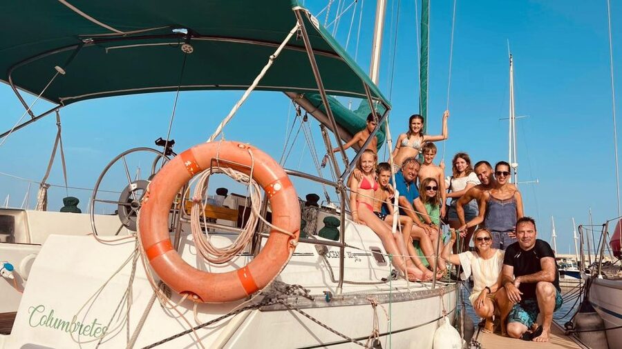 Valencia: Private Sailing Trip with Snacks and Drinks - Starting at Puerto Valencia Mar, with no hotel pickup