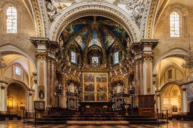 Valencia Private Tour with Hotel or Cruise Port Pick up - Mercado Central and the square stops: where Valencia feels like Valencia