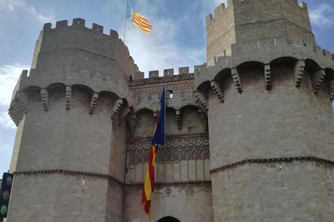 Valencia Private Walking Tour with Official Valencian Guide - Mercat Central de Valencia, modernism, and included admission