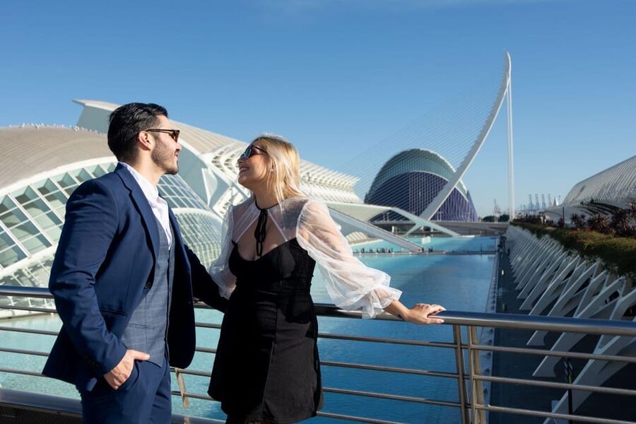 Valencia: Professional photoshoot at City of Arts & Sciences - Practical tips so your photos look effortless