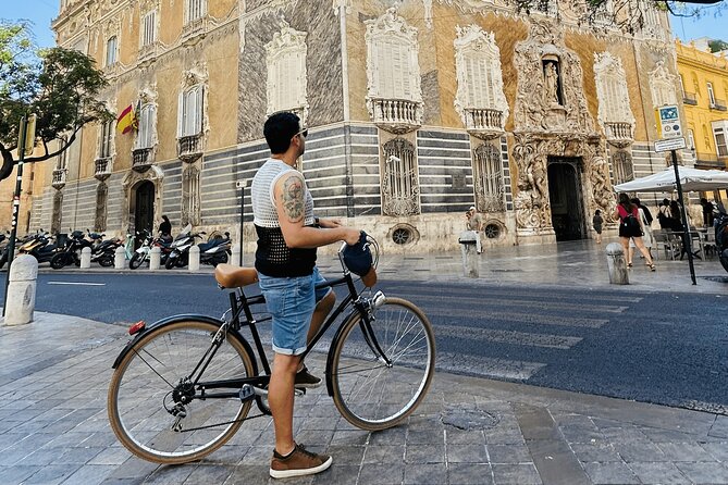 Valencia (Ruzafa): Guided Bike Tour of the city's highlights. - Plaza de Toros and the Medieval Gate Circuit