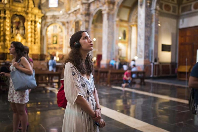 Valencia: San Nicolás, Silk Museum and Santos Juanes Church - Santos Juanes: an old square life lesson next to the market area