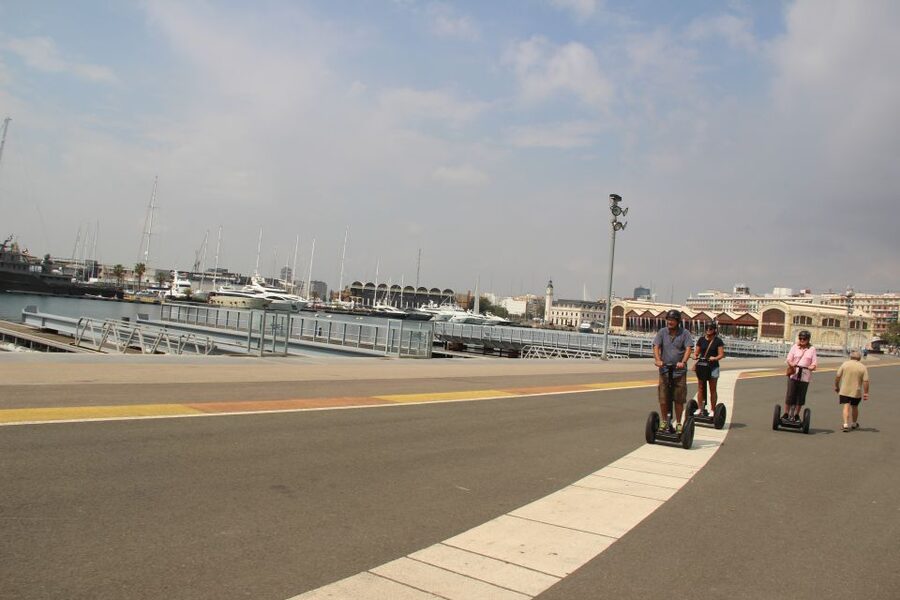 Valencia: Seaport Segway Tour - Guide Style and Languages: Getting Explanations You Can Use