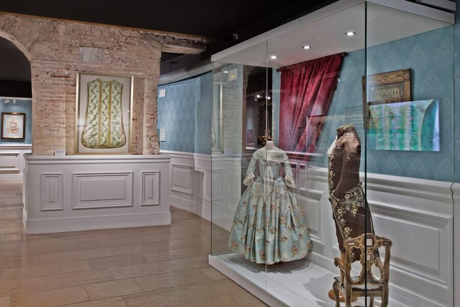 Valencia: Silk Museum Entry Ticket - From silkworms to city-scale production