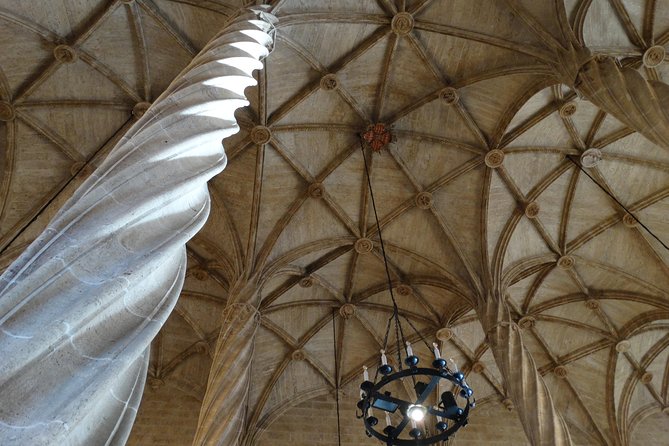 Valencia Step By Step for you - Mercat Central de Valencia: modernist market hall and an included drink