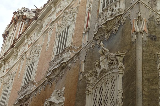 Valencia Step By Step for you - The loop back to Ajuntament: shops, shortcuts, and staying oriented