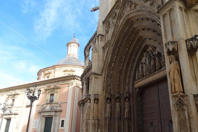 Valencia Step By Step for you - La Lonja de la Seda: where trading power becomes architecture