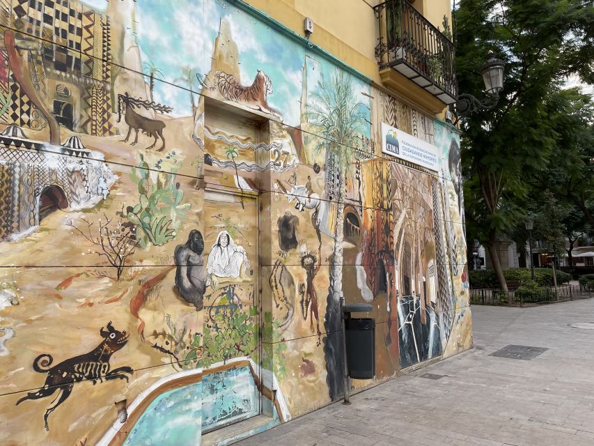 Valencia: Street Art Tour on Bicycle, E-Bike or E-Step - Pelican Bikes start point and what you get before you roll