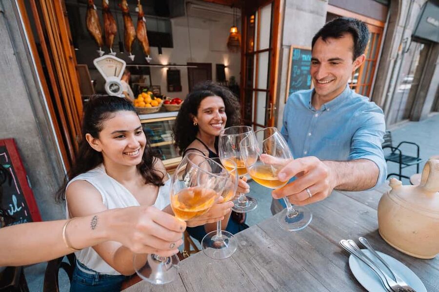 Valencia: Tapas and Drinks Evening Tour - A picaeta style night: how this tour tastes like Valencia