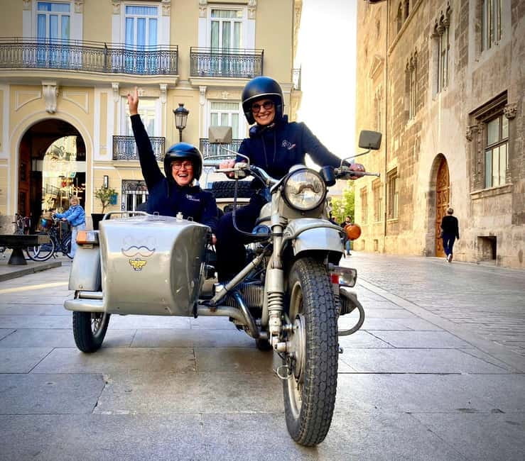 Valencia: The Highlights Tour in Vintage Sidecar - Riding a Vintage Sidecar Across Valencia Old Town and Beach
