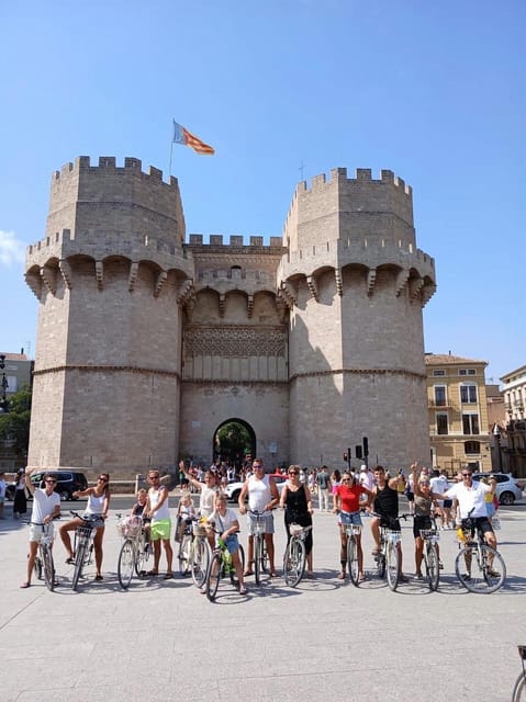Valencia: Top 25 Highlights Guided Bike Tour - Plaça de l’Auntament, Plaza de Toro, and the city’s public-face landmarks